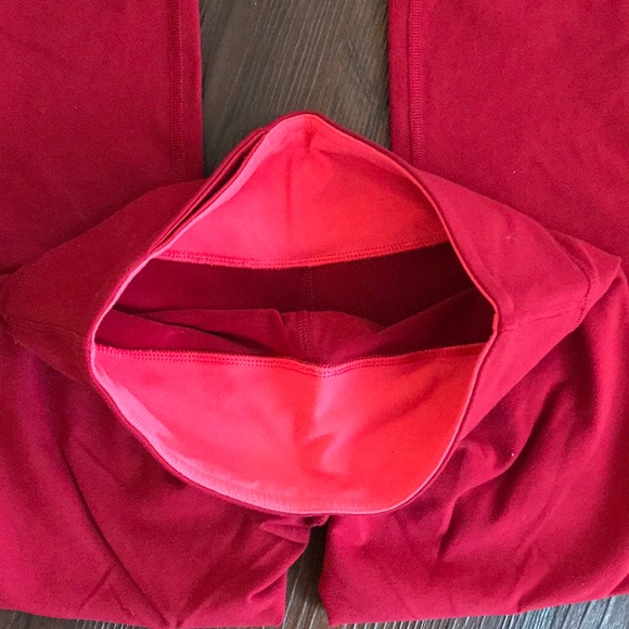 Lululemon red WU crops - Picture 4 of 5